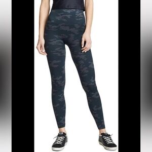 Spanx Leggings Gray Camoflauge Look At Me Now Size XL